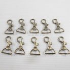 คอหมาโลหะ ปากโค้ง ขนาด 2x4.2 cm  บรรจุ 10 อัน สีนิเกิ้ล