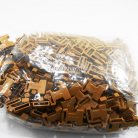 ตัวล็อคสายก้ามปูสี่เหลี่ยม พลาสติก ขนาด 1/2 นิ้ว (4 หุน) บรรจุ 400 อัน สีน้ำตาล