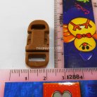 ตัวล็อคสายก้ามปูสี่เหลี่ยม พลาสติก ขนาด 3/8 นิ้ว (3 หุน) บรรจุ 500 อัน สีน้ำตาล รูป 3