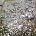 กระดุมแป๊กเหล็ก ขนาดหน้ากว้าง 17 mm (7N) บรรจุ 720 ชุด สีนิเกิ้ล