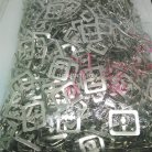 หัวเข็มขัดสี่เหลี่ยม โลหะ ขนาด 1.3X1.7 cm  บรรจุ 2160 อัน สีนิเกิ้ล