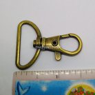 คอหมาโลหะ  KL013  ขนาด 2.5x4 cm  บรรจุ 600 อัน สีทองรมดำ รูป 3