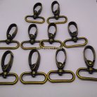 คอหมาโลหะ แฟชั่น ขนาด 3x4.5 cm  บรรจุ 10 อัน สีทองรมดำ