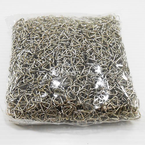 ห่วงเหล็กสามเหลี่ยม ขนาด 10.9x10.8 mm  บรรจุ 1 กิโลกรัม สีนิเกิ้ล รูปเต็ม