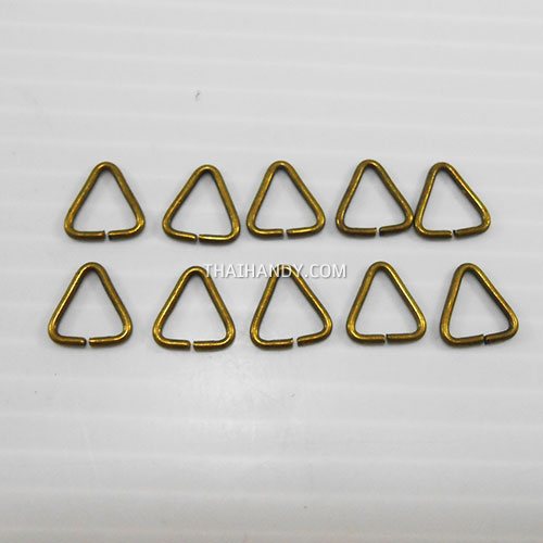 ห่วงเหล็กสามเหลี่ยม ขนาด 10.9x10.8 mm  บรรจุ 10 อัน สีทองรมดำ รูปเต็ม