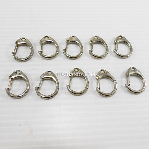 คอหมาโลหะ ตัวซี ขนาด 1.88x2.42 cm  บรรจุ 10 อัน สีนิเกิ้ล รูปเต็ม