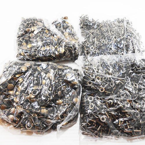 ตะปูย้ำหน้าเดียว หน้ากว้าง 8 มิล ขนาดขายาว 12 mm  บรรจุ 2000 ชุด สีทองรมดำ รูปเต็ม