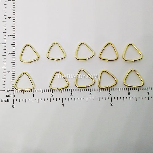 ห่วงเหล็กสามเหลี่ยม ขนาด 10.9x10.8 mm  บรรจุ 10 อัน สีทอง รูปเต็ม