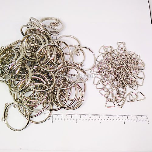 ห่วงพวงกุญแจ พร้อมโซ่ข้อต่อสามเหลี่ยม ขนาด 2.5 cm  บรรจุ 100 อัน สีนิเกิ้ล รูปเต็ม