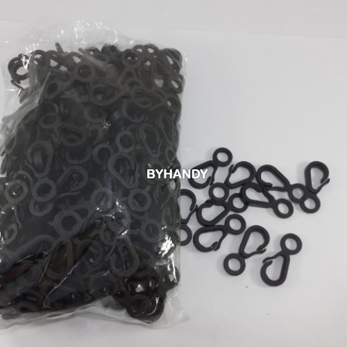 คอหมาพลาสติก หมุนไม่ได้ ขนาดช่องสอด 8 mm  บรรจุ 100 อัน สีดำ รูปเต็ม